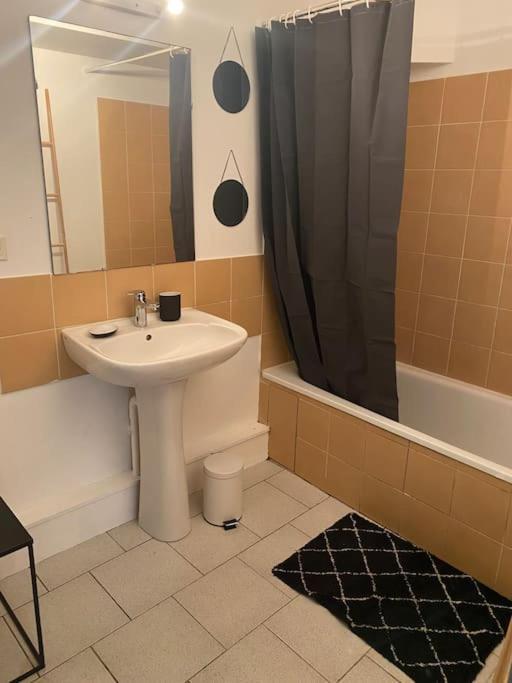 Loft/Jardin Et Parking : Le Petit Clos Bourdet オンフルール エクステリア 写真